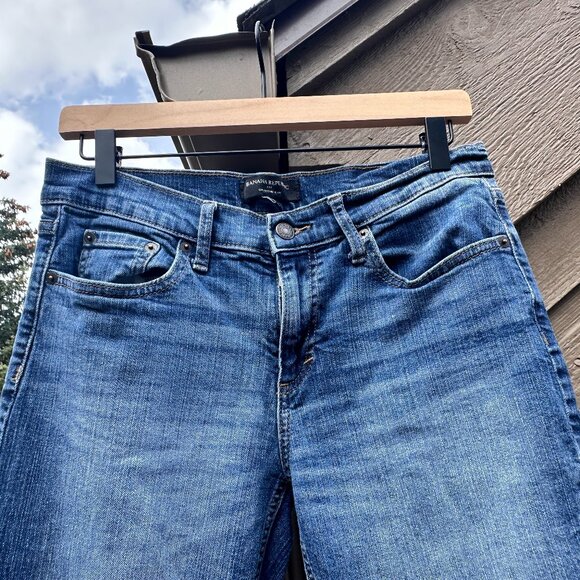 EUC Banana Republic Factory Girlfriend Cropped Mid-Rise Jean in Dark Wash - Picture 5 of 10